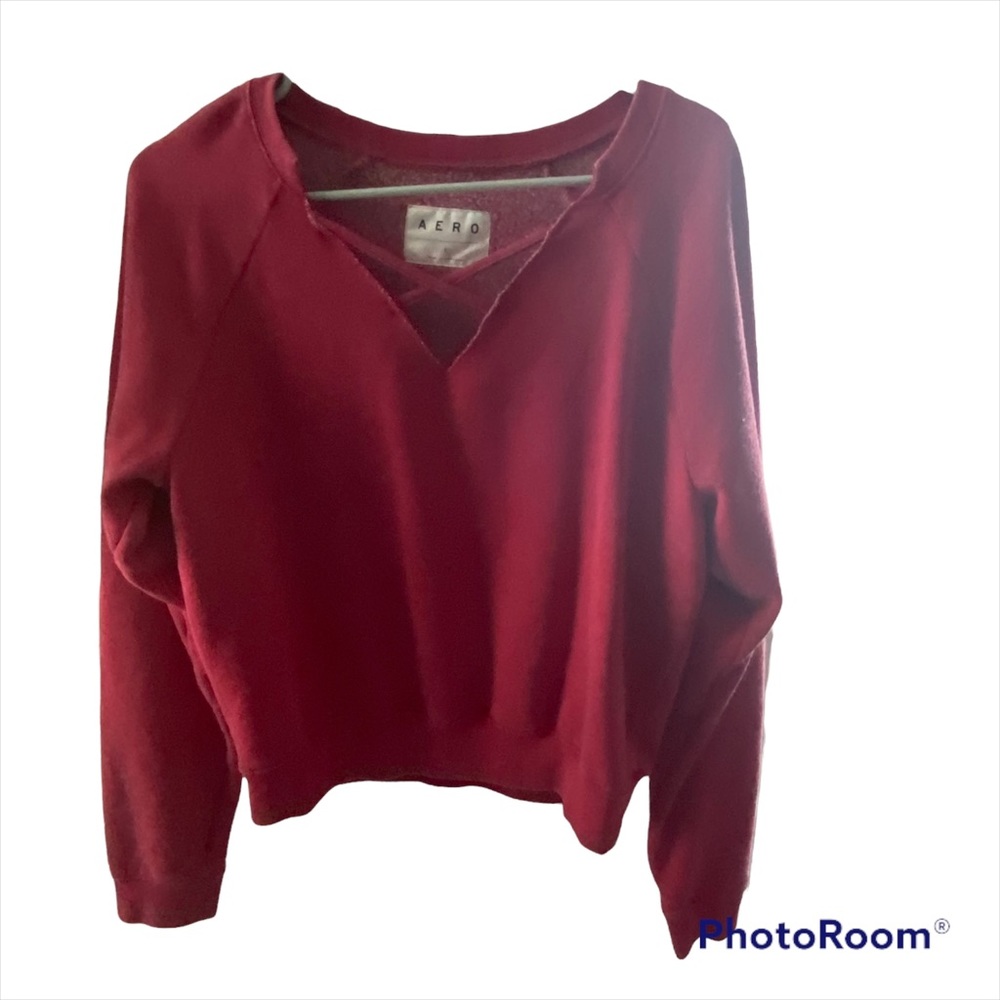 Aero v-neck sweatshirt size L